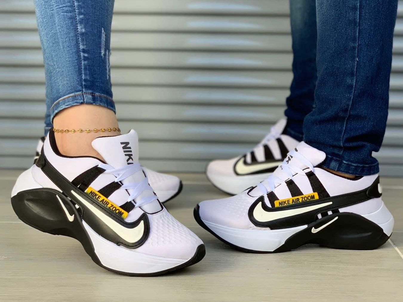 NIKE ZOOM